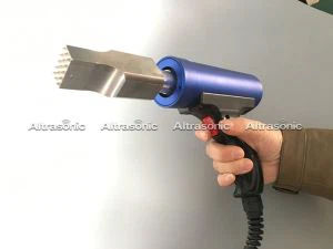 Ultrazvuková forma z hliníka a povrch ošetrený tvrdou oxidáciou